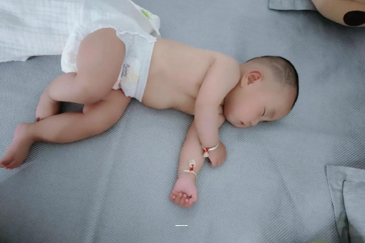许昌宝宝上火有眼屎